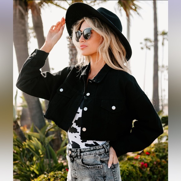 Black Oversized Cropped Distressed Denim Jean Jacket - Size M - Picture 5 of 8